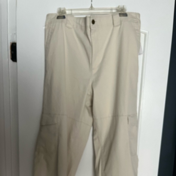 Brand new old navy women’s cargo pants xl - Picture 1 of 6